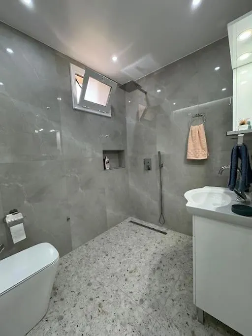 Duka Apartment Librazhet
