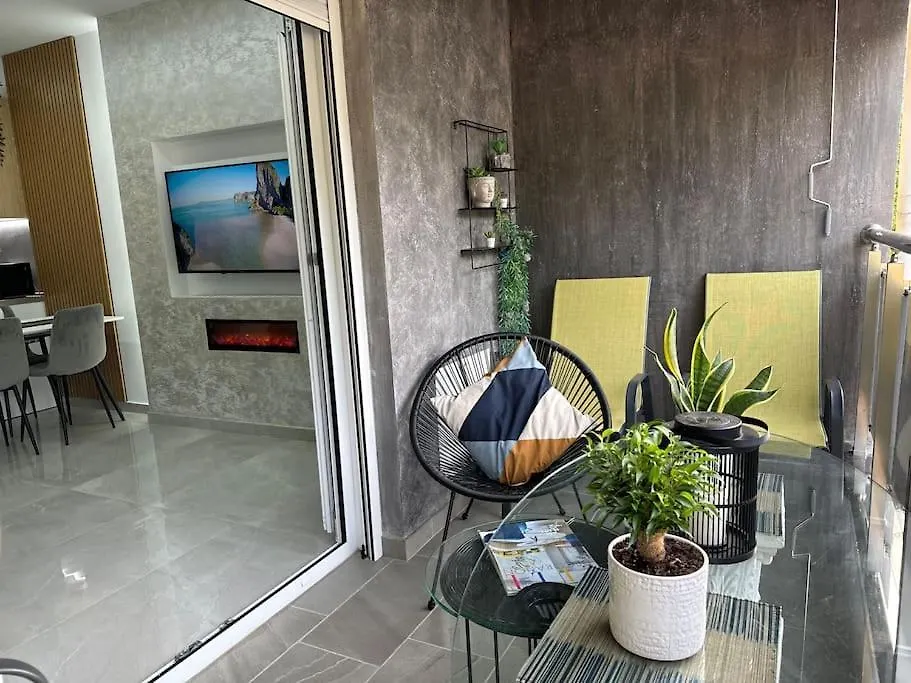 Duka Apartment Librazhet